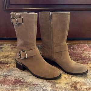 Vince Camuto Wantilla Boot sz 8.5 (like new)